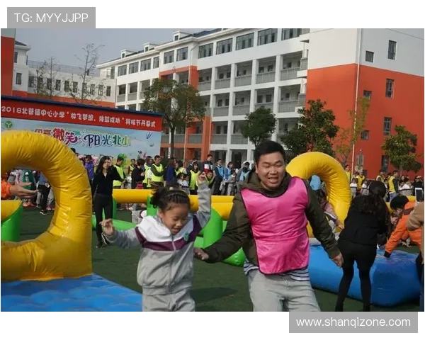 聚焦美国达人第三季选手梦想与舞台竞争的励志综艺纪实故事 聚焦美国达人第三季选手梦想与舞台竞争的励志综艺纪实故事